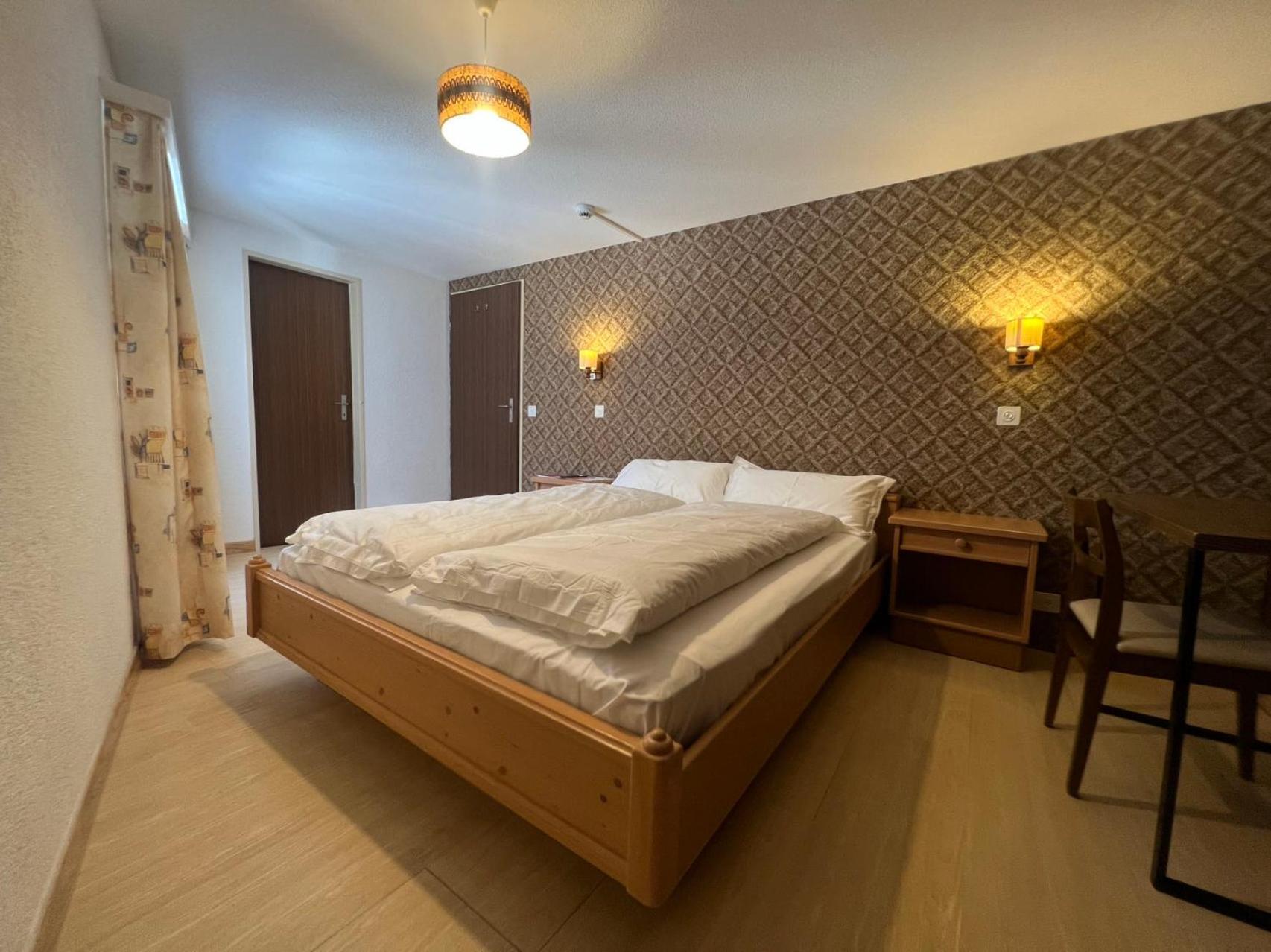 Gemmi Hotel *